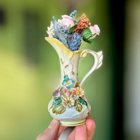 Other - VTG Mini Faux Florals + Lace In 3D Floral Textured Victorian Styled Vase Art